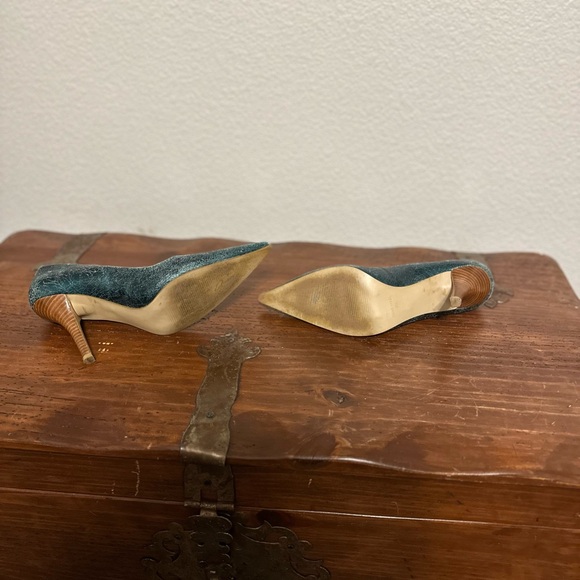 Vintage 1990’s Nine West Green Metallic Leather  Pointed Heels size 8.5 - Picture 4 of 6